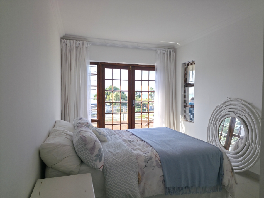 3 Bedroom Property for Sale in Wavecrest Eastern Cape